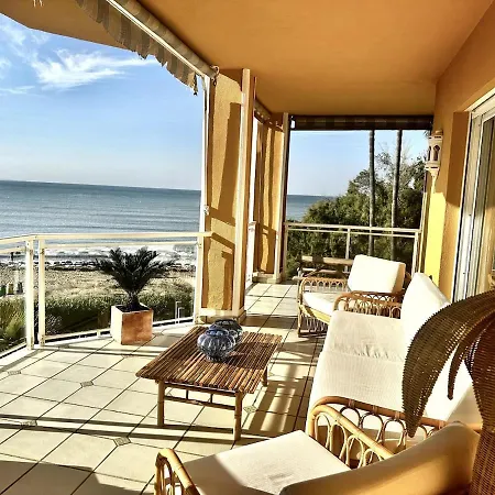 Luxury Beachfront - 4 Double 3 Bathrooms Διαμέρισμα