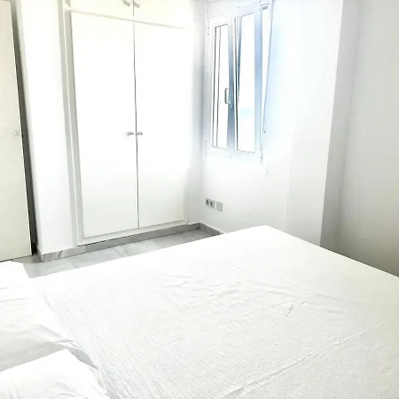 Luxury Beachfront - 4 Double 3 Bathrooms Διαμέρισμα Denia