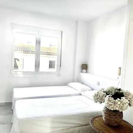 Διαμέρισμα Luxury Beachfront - 4 Double 3 Bathrooms *