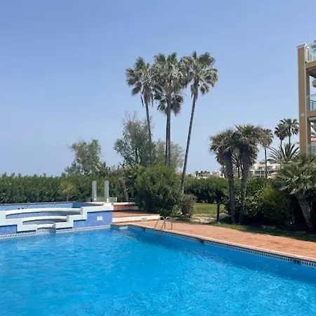 Luxury Beachfront - 4 Double 3 Bathrooms Διαμέρισμα *