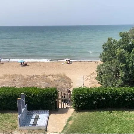 Luxury Beachfront - 4 Double 3 Bathrooms Διαμέρισμα