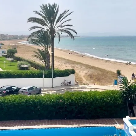 Διαμέρισμα Luxury Beachfront - 4 Double 3 Bathrooms *