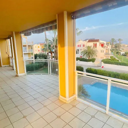 Luxury Beachfront - 4 Double 3 Bathrooms