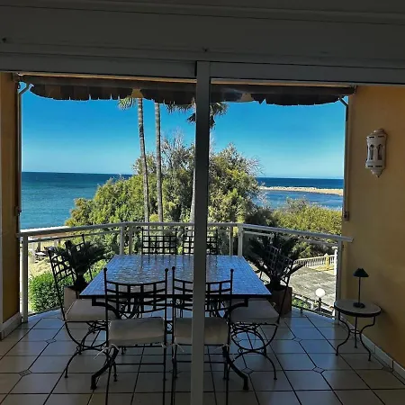 Διαμέρισμα Luxury Beachfront - 4 Double 3 Bathrooms *