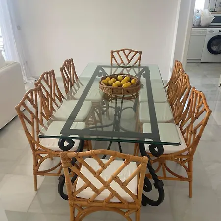 Luxury Beachfront - 4 Double 3 Bathrooms *