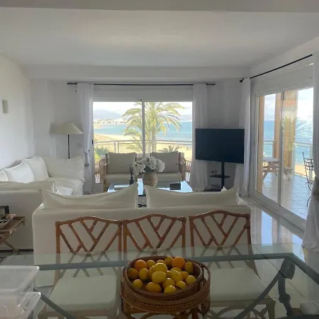 Διαμέρισμα Luxury Beachfront - 4 Double 3 Bathrooms *